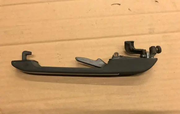 Volkswagen Golf II Front door exterior handle