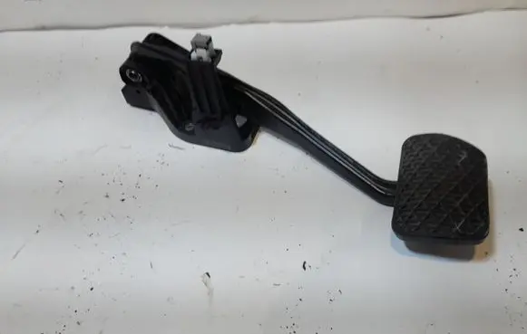 Mercedes-Benz CLA C117 X117 W117 Brake pedal A2462920208 A2462900501