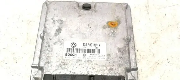 Mercedes-Benz C W205 Engine control unit/module 038906019A 28SA3977 0281001691