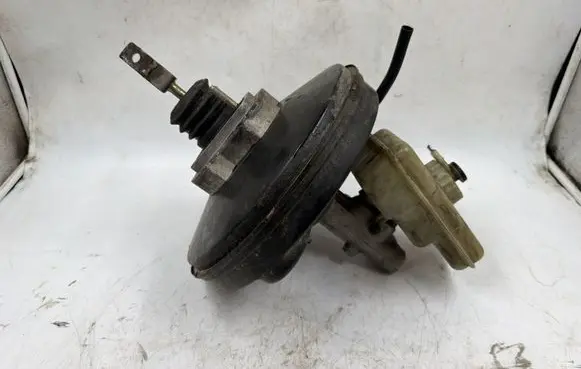 BMW 3 E36 Brake booster 6755278
