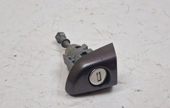 Peugeot 308 Front door lock (next to the handle) ZNAI4CU1