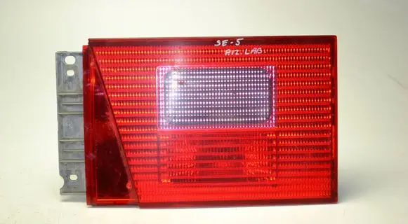 Tailgate rear/tail lights