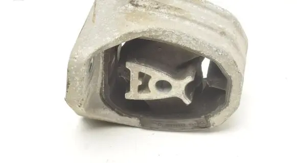 Volvo V60 Engine mounting bracket 32324622