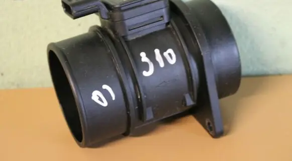 Nissan Qashqai Mass air flow meter 5WK97008
