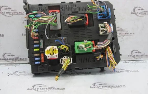 Citroen Berlingo Fuse box set 9812188580