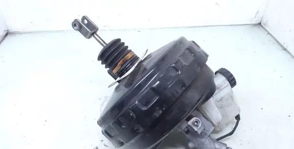 Mercedes-Benz CLS C218 X218 Brake booster A2124303330 A2044300002