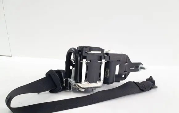 Mercedes-Benz C W204 Front seatbelt 619060900 A2048604686