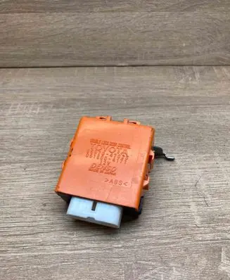 Toyota Prius (XW30) Central locking relay 8597047020 0515004171