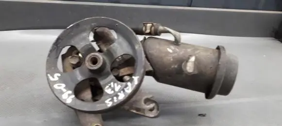 Toyota Yaris Power steering pump