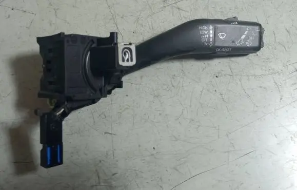 Volkswagen Touran I Wiper control stalk 1K0953519J