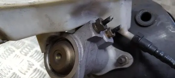 Ford Fiesta Master brake cylinder 41230130