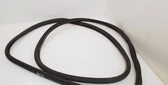 Porsche Cayenne (9PA) Rubber seal rear door 