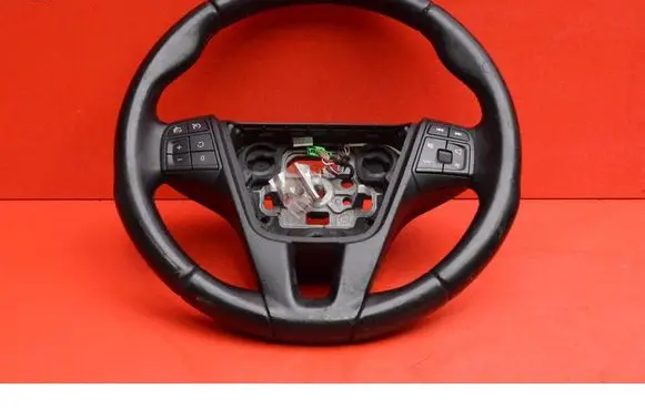 Volvo V40 Steering wheel P31250592