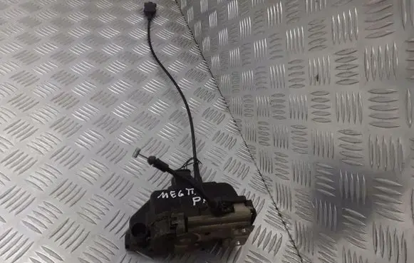 Renault Megane II Front door lock