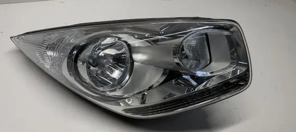KIA Venga Headlight/headlamp 921021P000