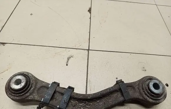 Rear control arm
