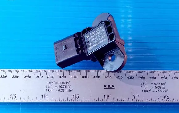 Volkswagen Golf VI Air pressure sensor 0261230235 03C906051F