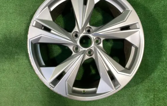 R19 alloy rim