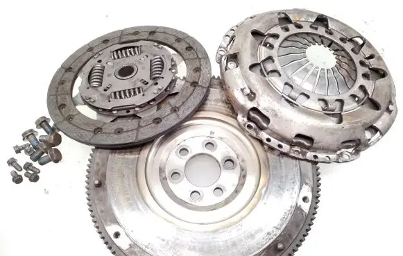 Volkswagen Fox Clutch set kit 030105271D 122031710 322039110