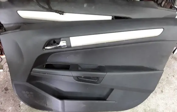 Opel Astra H Front door card panel trim 13244262