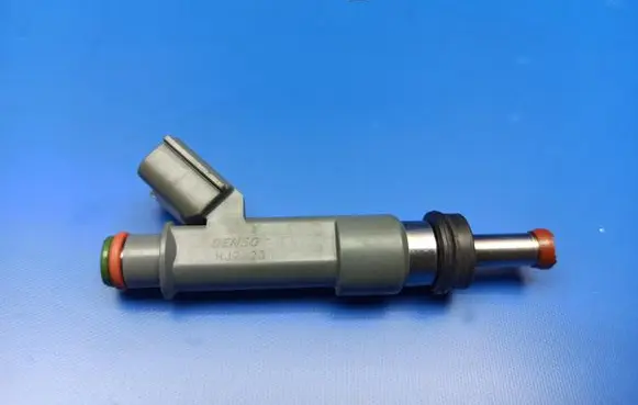 Toyota C-HR I Fuel injector 232500T110 263073026