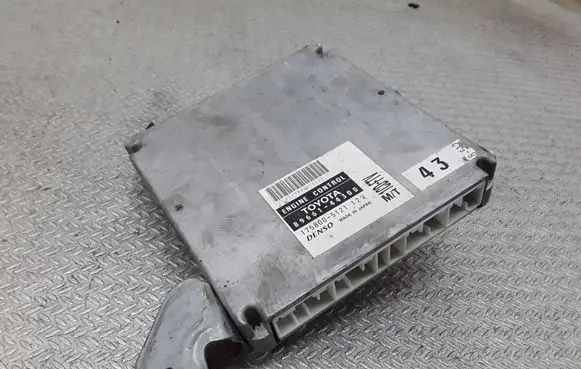 Toyota Avensis Verso Engine control unit/module 8966144300 1758005121