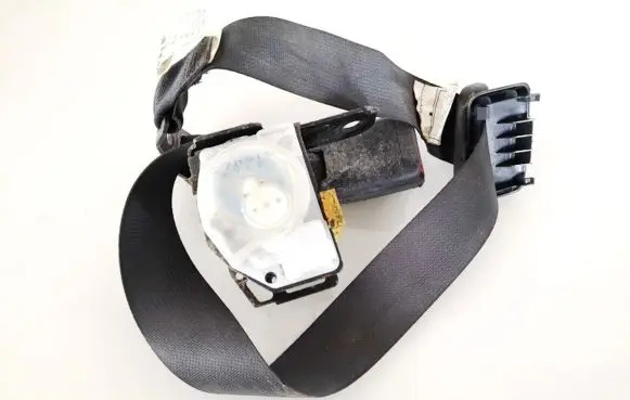 Lexus IS 220D-250-350 Middle seatbelt (rear) 0435027