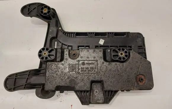 Volkswagen PASSAT B6 Battery tray 1K0915325A