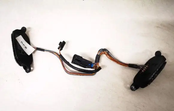 Steering wheel buttons/switches