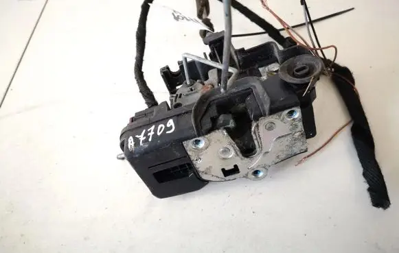 Opel Antara Front door lock