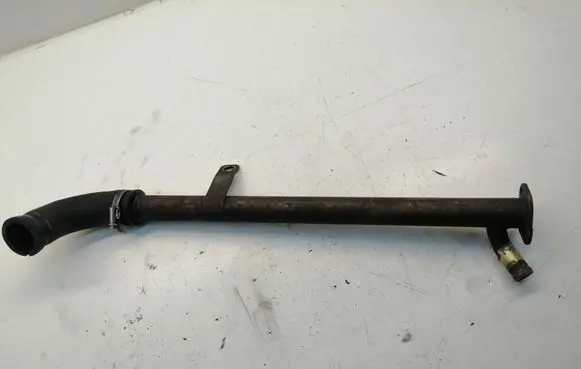 Coolant pipe/hose