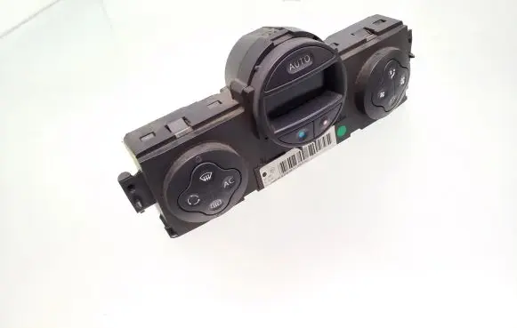 Renault Megane II Climate control unit 8200070752