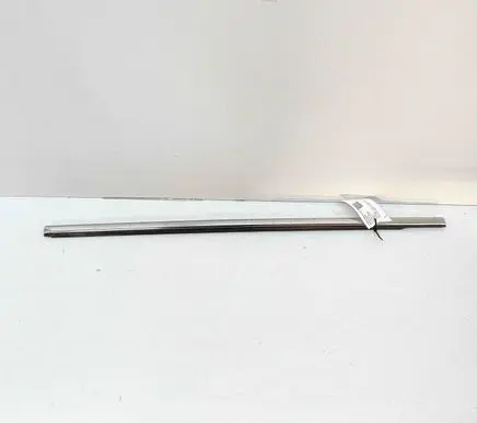 Citroen C5 Aircross Door glass trim 9816731580