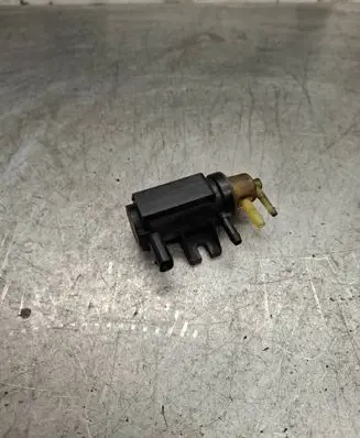 Mercedes-Benz E W211 Turbo solenoid valve A0091533128 70078208 10T286