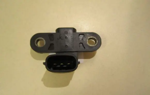 Mitsubishi Outlander Crankshaft position sensor J5T30671