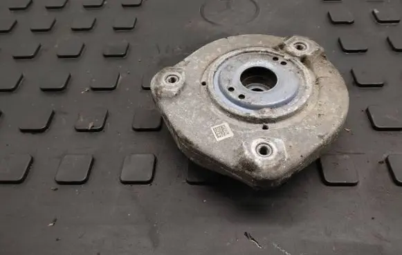 Mercedes-Benz GLK (X204) Coil spring mount 