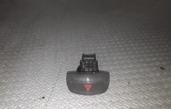 Nissan Primera Hazard light switch 06016