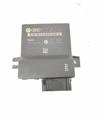 Audi A6 S6 C6 4F Gateway control module 4L0907468B