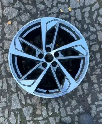 Audi A3 8Y R19 alloy rim 8Y0601025R