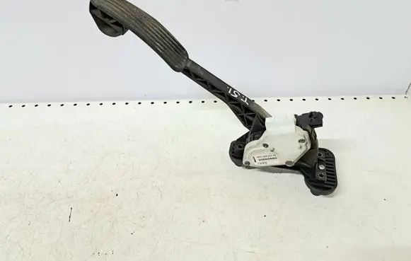 Volvo S80 Accelerator throttle pedal 30666660