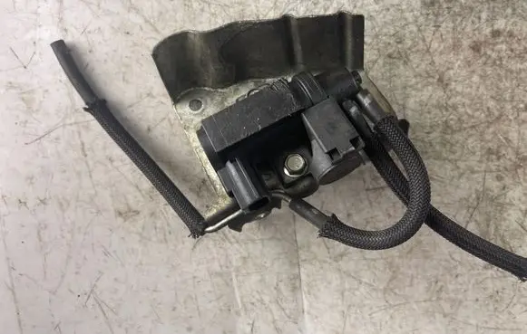 Nissan Navara D40 Turbo solenoid valve 258190r010 20051307