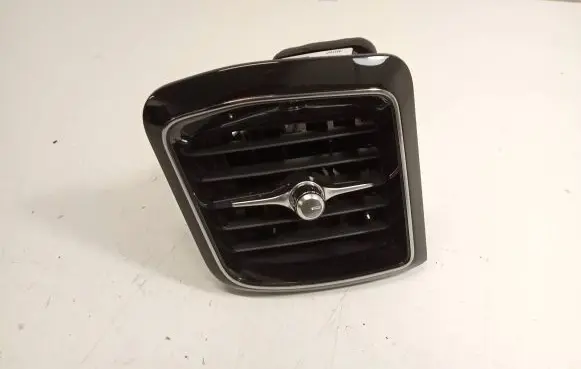 Volvo XC60 Dashboard side air vent grill/cover trim 31417692 20171106 AD7GP