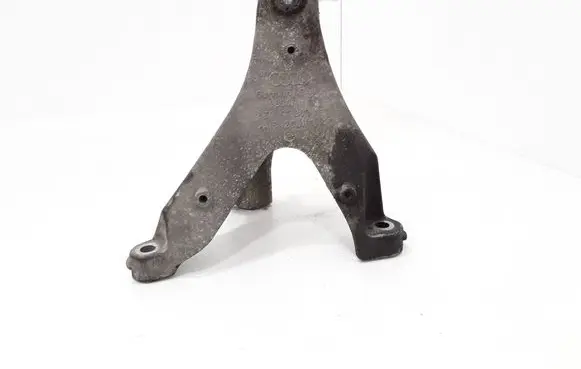 Audi A4 S4 B7 8E 8H Engine mounting bracket 8E0199308AF