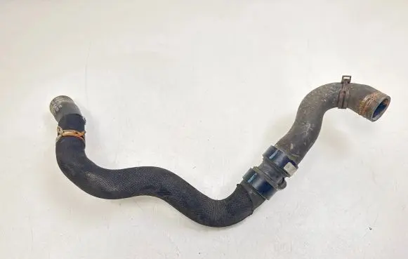 Engine coolant pipe/hose