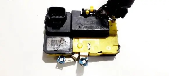 Volvo S60 Front door lock 8650547