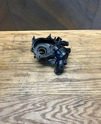 Opel Crossland X Thermostat housing 9825002180