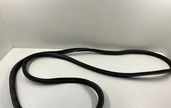 Porsche Macan (95B) Front door rubber seal 95b827702a 95b827702