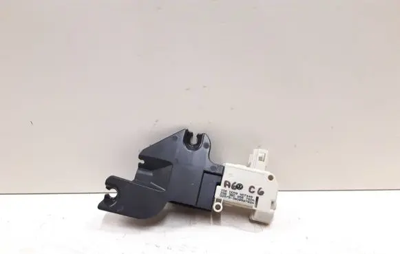 Audi A6 S6 C6 4F Glove box lock 3B0959782A