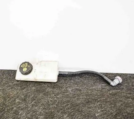 Brake fluid reservoir