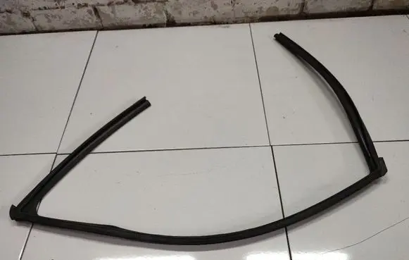 Mitsubishi ASX Front door glass trim molding 